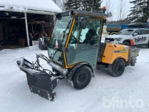 Redskapsbärare plogutrustad Belos Transpro 54