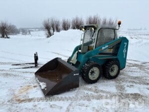 Kompaktlastare Belle 761 - 3 Redskap - 2182 Timmar