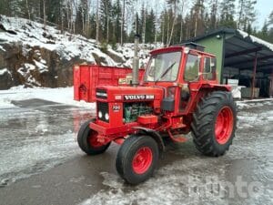 Traktor VOLVO-BM T 700