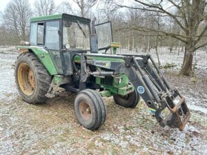Traktor JOHN DEERE 3130