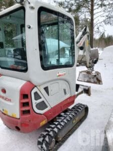 Minigrävare Takeuchi 2000 kg med utrustning och vagn