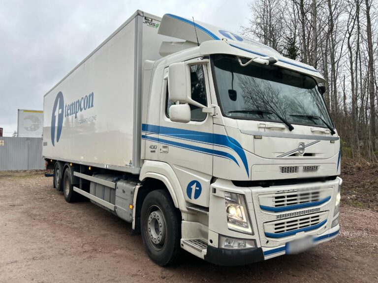 kylbil lastbil begagnad