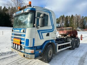 Lastbil Scania R144G med lastväxlaraggregat