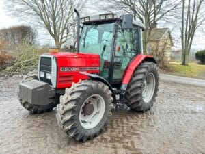Traktor MASSEY FERGUSON 6130 4WD