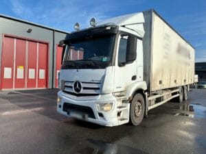 Lastbil MERCEDES BENZ