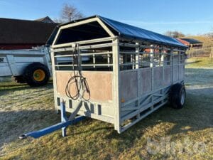 Djurtransport JYFA - Hydrauliskt Höj- & Sänkbar