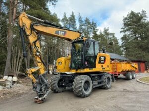 Grävmaskin med tippkärra CAT M314F
