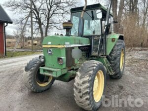 Traktor John Deere 3130