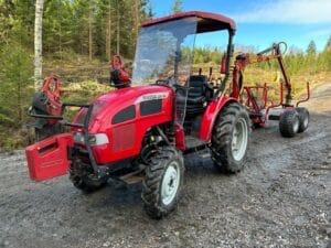 Kranman 1750 med traktor Traktor med Kranman K30-60 T1750