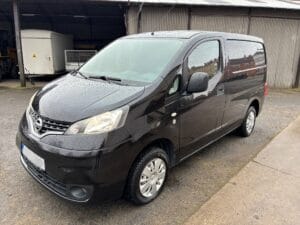 Skåpbil NISSAN NV200