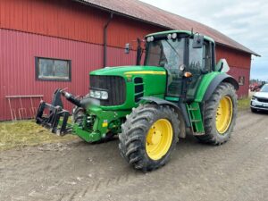 Traktor JOHN DEERE 6830
