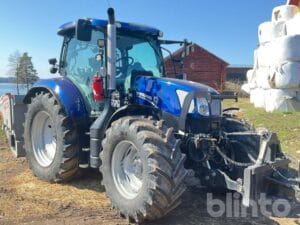 Traktor NEW HOLLAND