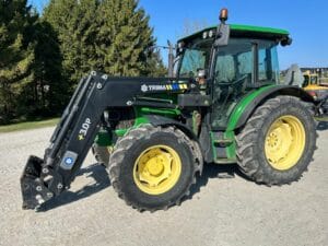 Traktor med Lastare JOHN DEERE 5820