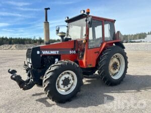 Traktor VALMET