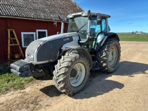 Traktor VALTRA T170-4