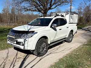 Pickup MITSUBISHI L200 Double Cab 2.4 DI-D