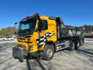 Tippbil VOLVO FM 8*4 / Plogutrustad