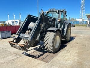 Traktor VALTRA T 234 VERSU