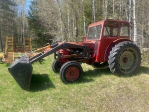 Traktor med lastare BM VOLVO 350