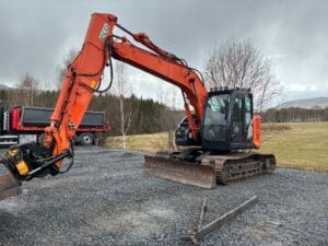 Bandgrävare Hitachi ZX135 US