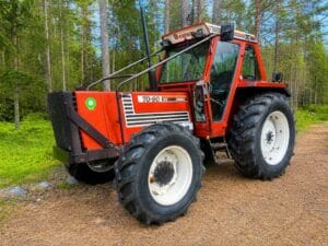 Traktor Skogsutrustad FIAT 70-90 DT