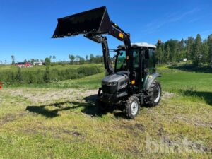 Traktor Landtac 254 4WD med lastare