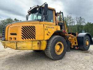Terminaldumper med vändskiva Volvo A25D 4x4