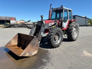 Traktor med lastare MASSEY FERGUSON MF 699 4