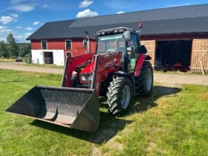 Traktor med lastare MASSEY FERGUSON MF 5435