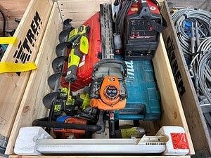 Fyndlåda maskiner och verktyg Makita