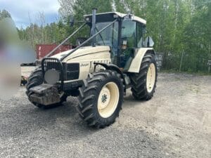 Skogsutrustad traktor LAMBORGHINI PREM 1060 DT
