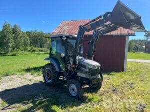 Traktor Landtrac 254 4WD med lastare