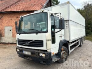 Lastbil med lyft VOLVO FL6 H