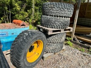 5st däck och fälg L35