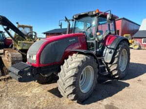 Traktor VALTRA T140