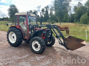 Traktor med lastare NEW HOLLAND 45-66/3435