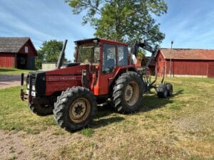 Traktor med skogsvagn BM VOLVO-VALMET 705-4